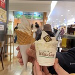 ミルク&パフェ よつ葉ホワイトコージ - 