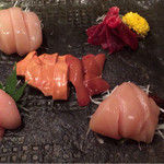 鶏一途 - 地鶏刺身の盛り合わせ５種（１４００円）。この日は極上白肝入り！！