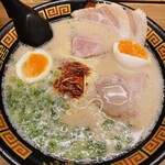 一蘭 - 天然とんこつラーメン1080円　　　　　　　　　　　　　　　　半熟ゆでたまご140円と追加チャーシュー260円