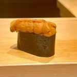 鮨 はしもと - 馬糞雲丹　歯舞　口の中で甘みが広がり溶ける雲丹　海苔の香りと溶け具合も素晴らしい