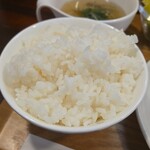 キッチン ブルー グローブ - ご飯大盛のアップ