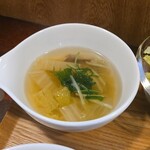 キッチン ブルー グローブ - 白菜スープのアップ