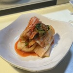 ホルモン亭 - キムチ、辛いです