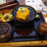 とろけるハンバーグ 福よし - とろけるチーズハンバーグ御膳　（登場した時）
