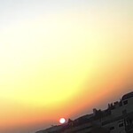 焼きもの家 慶 - 日の出の太陽が土浦花火の打ち上げ場に迫って来た。春分、お彼岸、春が近い。