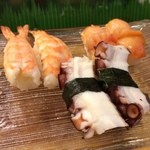 Sushi Yoshi - 写真撮ってないけど他にサーモンや玉も頂きましたよ。魚介を口いっぱいに頬張る幸せ♡