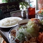 ル・モンド - 豚肉の竜田揚げ香味野菜甘酢だれ・ライス・味噌汁・ドリンク付きのランチセット♡７５６円