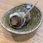 焼貝うぐいす - お通し(姫さざえ旨煮)