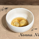 Nonna Nietta - ⚫︎真鴨 自家製チーズ パスタトルテッリ
      出汁うめええええええええええええええええええええええええええ！