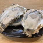 焼貝うぐいす - 生かき2種類食べくらべ(北海道厚岸産/大分県中津産)