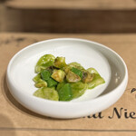 Nonna Nietta - ⚫︎貝 スナップエンドウ 韮 パスタ
      うめえええ！
      麺状じゃなくて、スイトンとか韓国料理スジェビ的なやつ！
      モチモチに目がないから最高！
      味付けも最高！パスタはこれが1番好き！