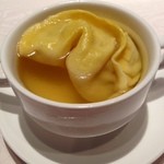 Keirin - 大きな具沢山の餃子スープ