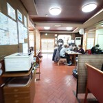 ひかり食堂 - 店内奥から撮影