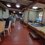 ひかり食堂 - 店内　入口から撮影