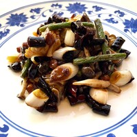 アオリイカとピーナッツのピリ辛炒め