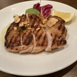 イタリアン 亀戸 Osteria Hana - 美桜鷄は外はパリッと中はジューシーでレモン絞ってうまーなやつでした。1870円。