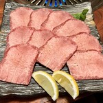 やきにく笑輔 - 上塩タン