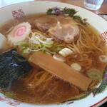 お食事 八千代 - Ｃセットのラーメン