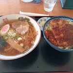 お食事 八千代 - 料理写真:Ｃセットのラーメンとソースカツ丼