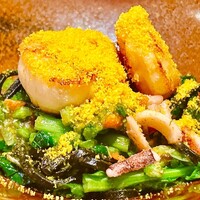 Selvaggio - 帆立貝柱　菜花　蕗の墓  からすみ