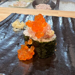 虹鱗 - ネギトロの鉄火こぼれイクラのせ