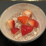 カハラ - イチゴとワインのジュレ