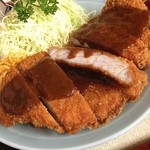 勝山協食 - トンカツ定食、二枚ボリューム！すごい！フライが固くて口の中が痛いです。