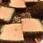 涿屋 - イカ墨入りパン粉で揚げたロースカツ