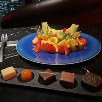 DINING & BAR TABLE 9 TOKYO - 