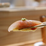 鮨ト酒肴 富かわ -  ［握り］天然真鯛