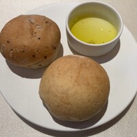 ルアン 佐原商家町ホテル NIPPONIA - ②パン（ミルクロール＆雑穀ロール）