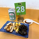 福大山東蒸餃大王 - 小菜とビール