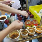 福大山東蒸餃大王 - タレはセルフ