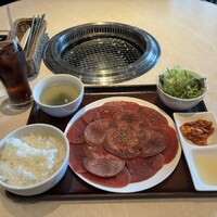 馬車道 de 焼肉 DOURAKU CORRIDA 北仲ブリック＆ホワイト店 - 