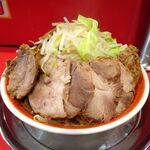 ラーメン タロー 五反田の陣 - 小ラーメン豚入り1,100円（野菜マシ、削り節）