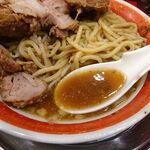 ラーメン タロー 五反田の陣 - 小ラーメン豚入り1,100円（野菜マシ、削り節）