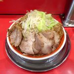ラーメン タロー 五反田の陣 - 小ラーメン豚入り1,100円（野菜マシ、削り節）