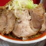 ラーメン タロー 五反田の陣 - 小ラーメン豚入り1,100円（野菜マシ、削り節）