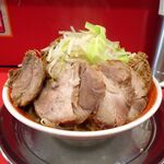 ラーメン タロー 五反田の陣 - 小ラーメン豚入り1,100円（野菜マシ、削り節）