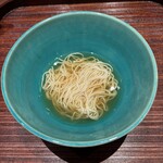 廣澤 - 廣澤シェフ オリジナル麺 "香麺"、金華ハム 1番出汁に鯖節と鰹節出汁スープ