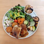 BROOK PIZZERIA - 窯焼き野菜とメインのランチ