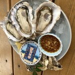 的矢かきテラス - 250228金　三重　的矢かきテラス　船上席　単品的矢かき殻付き生牡蠣3個1,200円