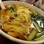 馬さんの店龍仙 - 不思議なほどサッパリなワンタン麺　多分人生で２回目くらい？？