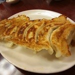 馬さんの店龍仙 - 焼き色はとてもよい餃子