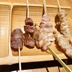 炭火焼鳥居酒屋 京 - ずり、せせり、かわ　各190円