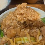 いかれたヌードル フィッシュトンズ - ニンニク！