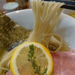 ユナイテッド ヌードル アメノオト - 麺リフト、美人過ぎるでしょw