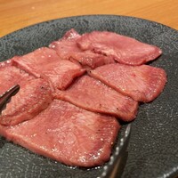 YAKINIKU BON'S - 