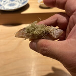 鮨 一二郎 - サワラ朧昆布のせ