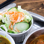 Tikka Naan&Curry&Kebab - サラダ